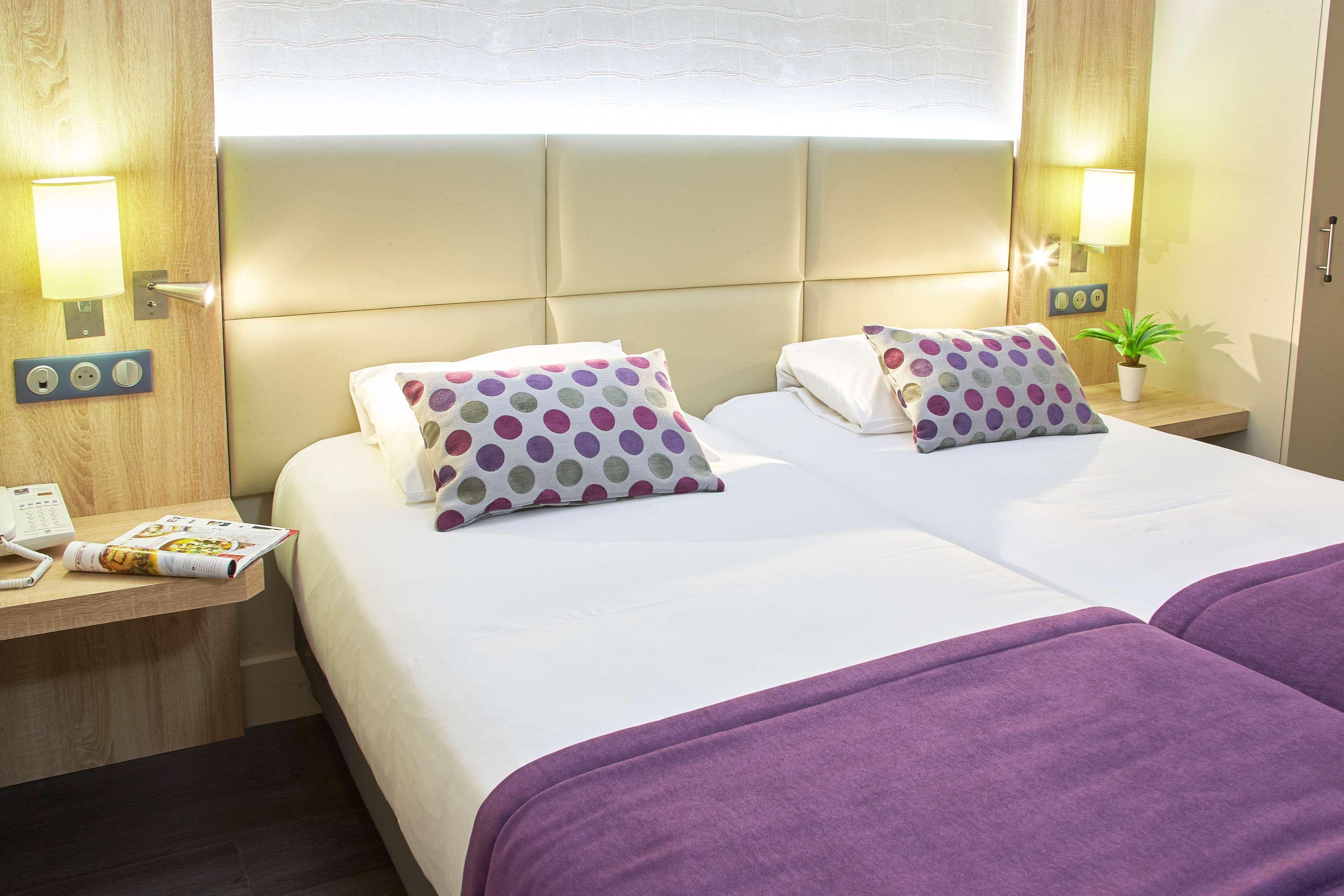 คีเรียด โบเน่ Hotel โบน ภายนอก รูปภาพ